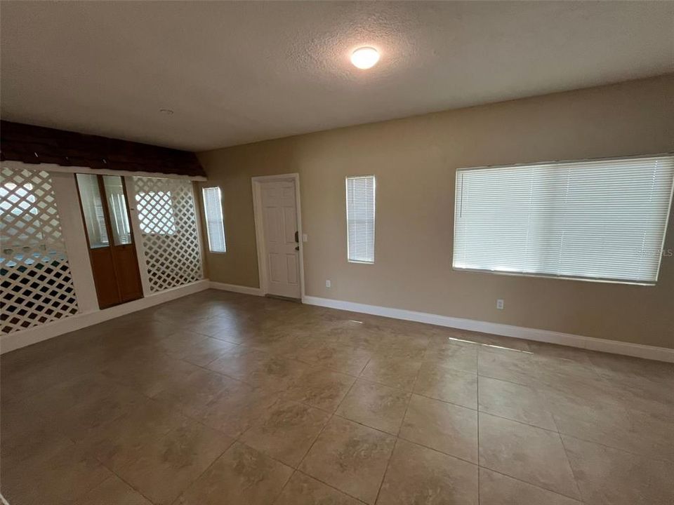 For Rent: $1,895 (3 beds, 2 baths, 2048 Square Feet)