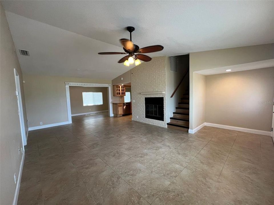 For Rent: $1,895 (3 beds, 2 baths, 2048 Square Feet)