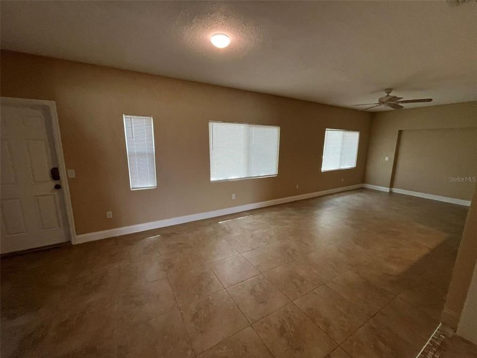 For Rent: $1,895 (3 beds, 2 baths, 2048 Square Feet)