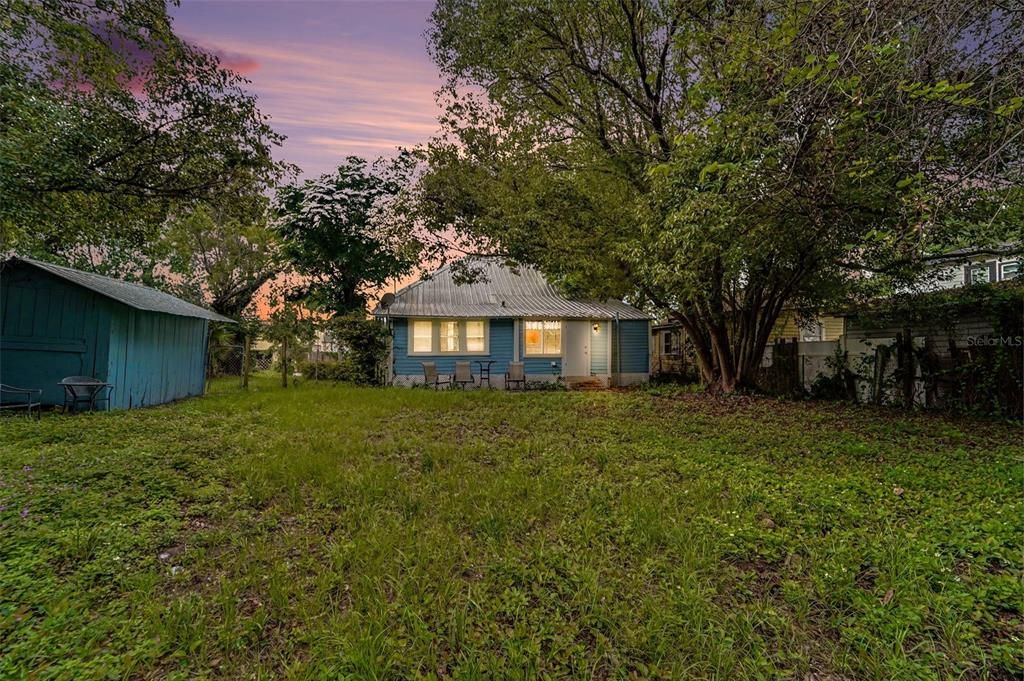 For Sale: $325,000 (2 beds, 1 baths, 1014 Square Feet)