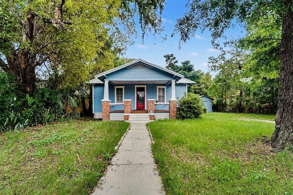 For Sale: $325,000 (2 beds, 1 baths, 1014 Square Feet)