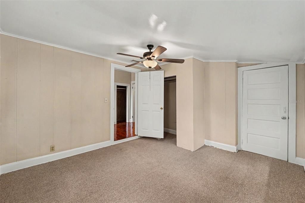 For Sale: $325,000 (2 beds, 1 baths, 1014 Square Feet)