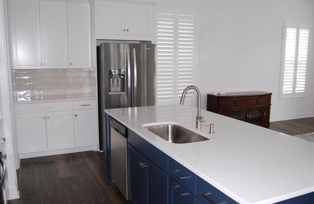 Active With Contract: $4,450 (4 beds, 2 baths, 2611 Square Feet)