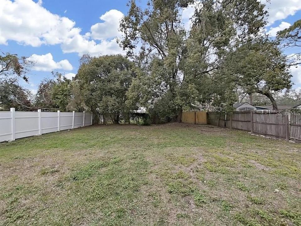 For Rent: $2,400 (3 beds, 2 baths, 1237 Square Feet)