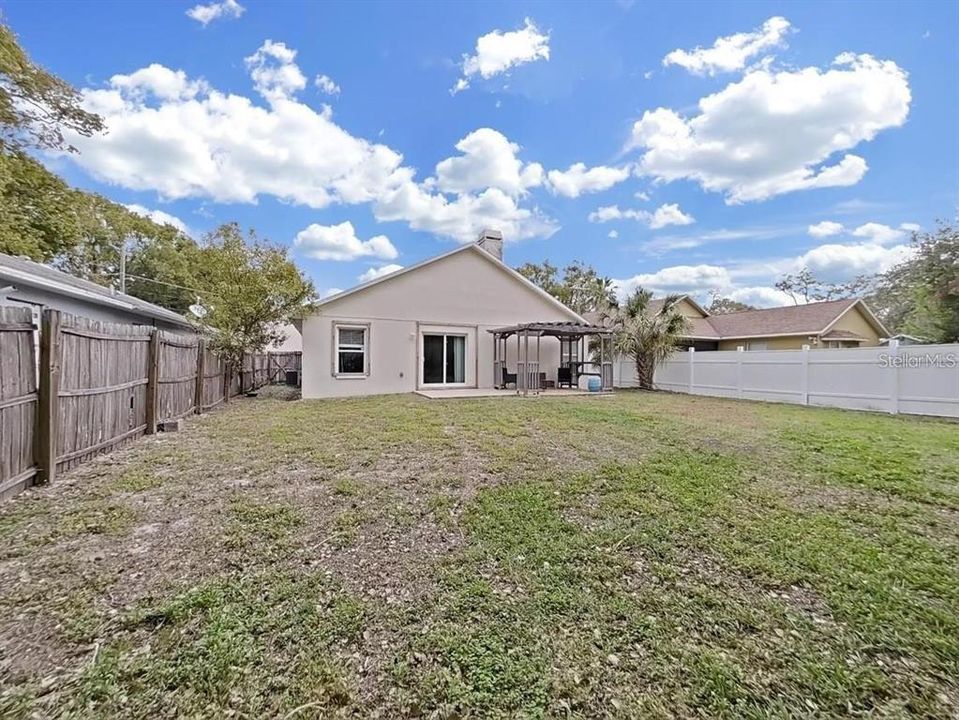 For Rent: $2,400 (3 beds, 2 baths, 1237 Square Feet)