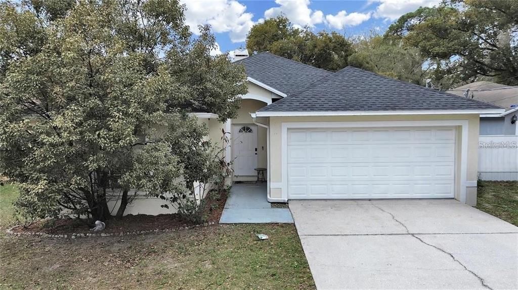 For Rent: $2,400 (3 beds, 2 baths, 1237 Square Feet)