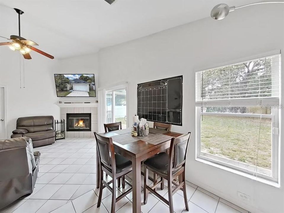 For Rent: $2,400 (3 beds, 2 baths, 1237 Square Feet)