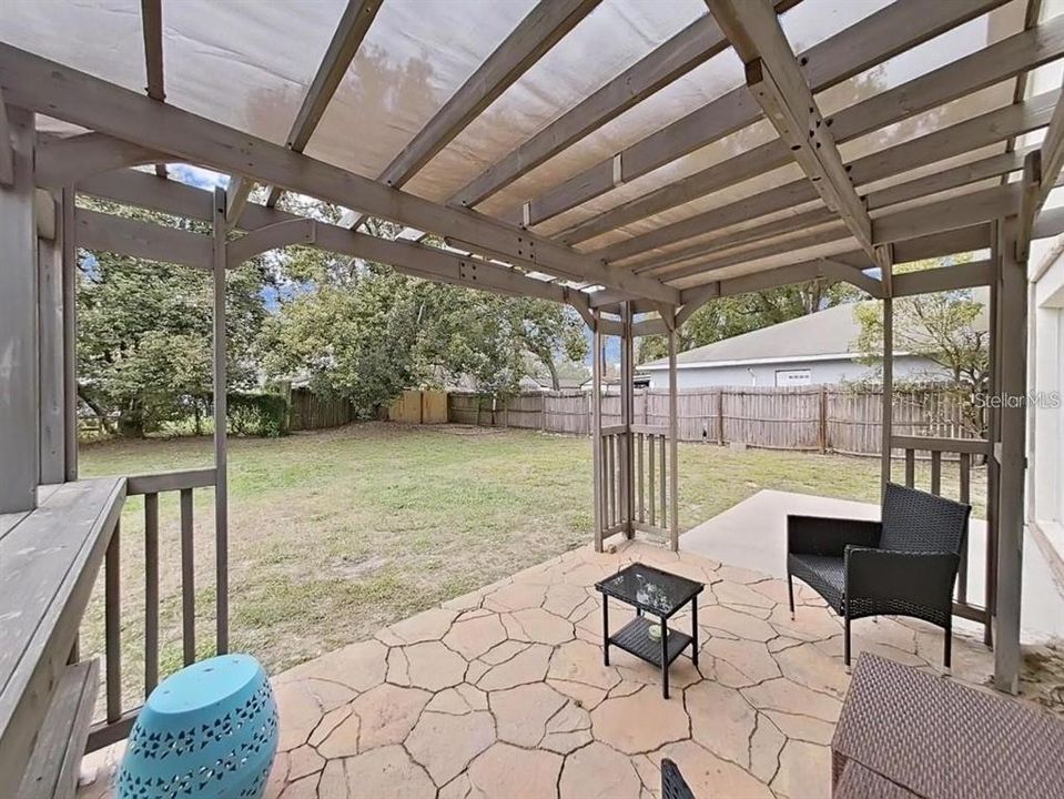 For Rent: $2,400 (3 beds, 2 baths, 1237 Square Feet)