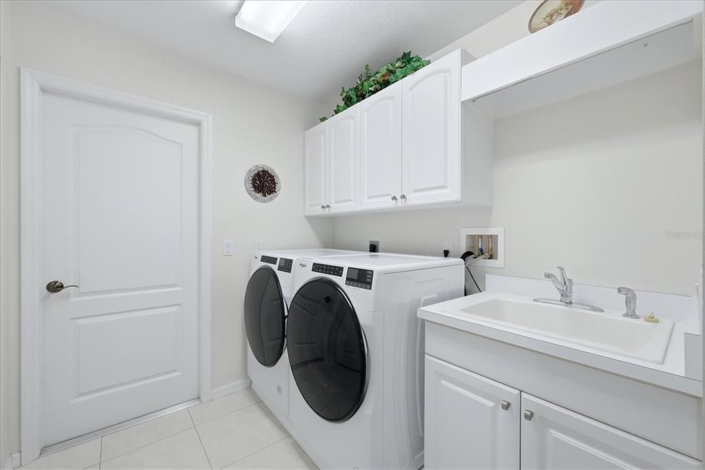 En Venta: $399,000 (3 camas, 2 baños, 2242 Pies cuadrados)