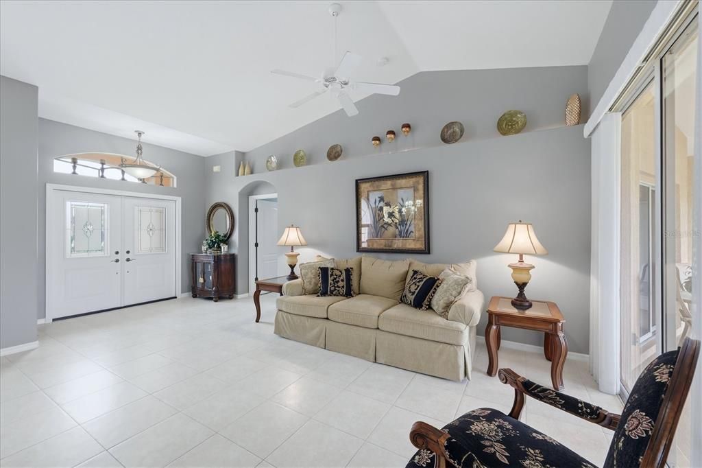En Venta: $399,000 (3 camas, 2 baños, 2242 Pies cuadrados)