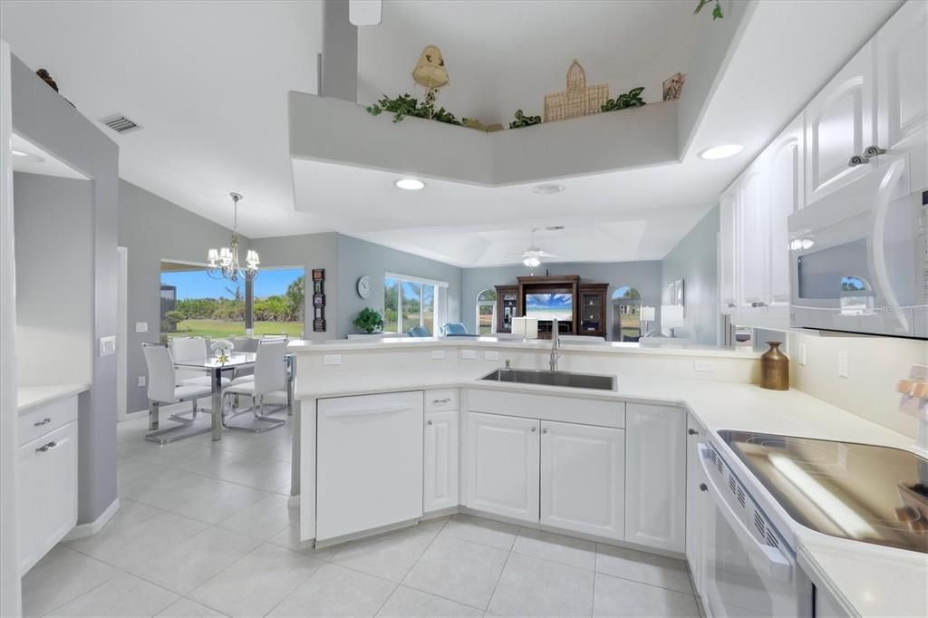 En Venta: $399,000 (3 camas, 2 baños, 2242 Pies cuadrados)