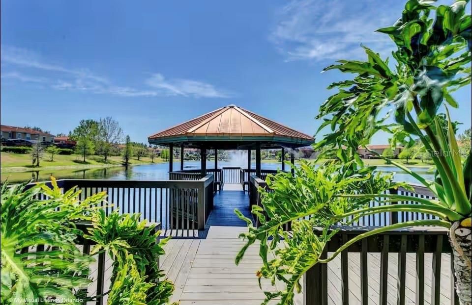 For Sale: $265,900 (2 beds, 2 baths, 1161 Square Feet)