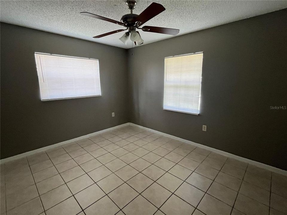 For Rent: $1,550 (3 beds, 1 baths, 1402 Square Feet)