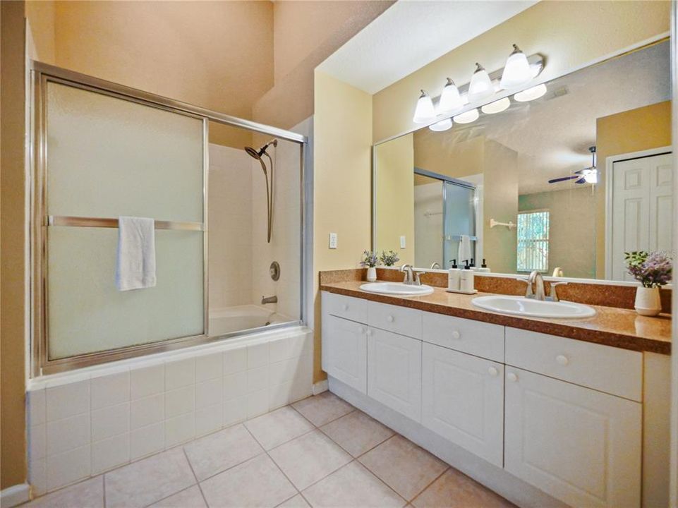 For Sale: $349,900 (3 beds, 2 baths, 1501 Square Feet)