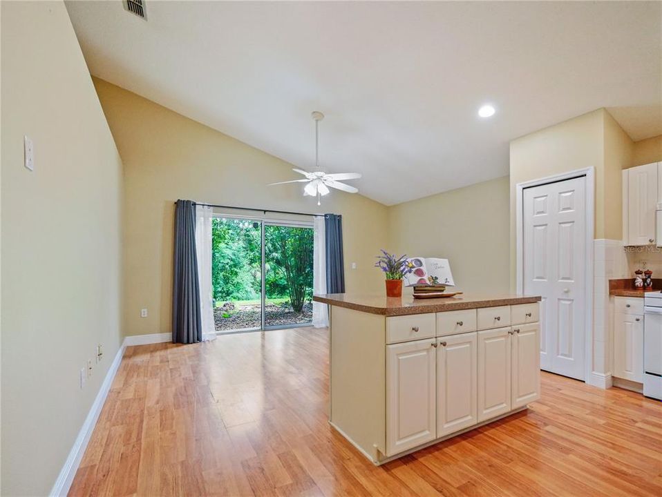 For Sale: $349,900 (3 beds, 2 baths, 1501 Square Feet)