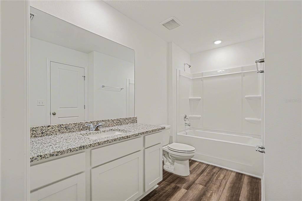 For Rent: $1,695 (3 beds, 2 baths, 1386 Square Feet)