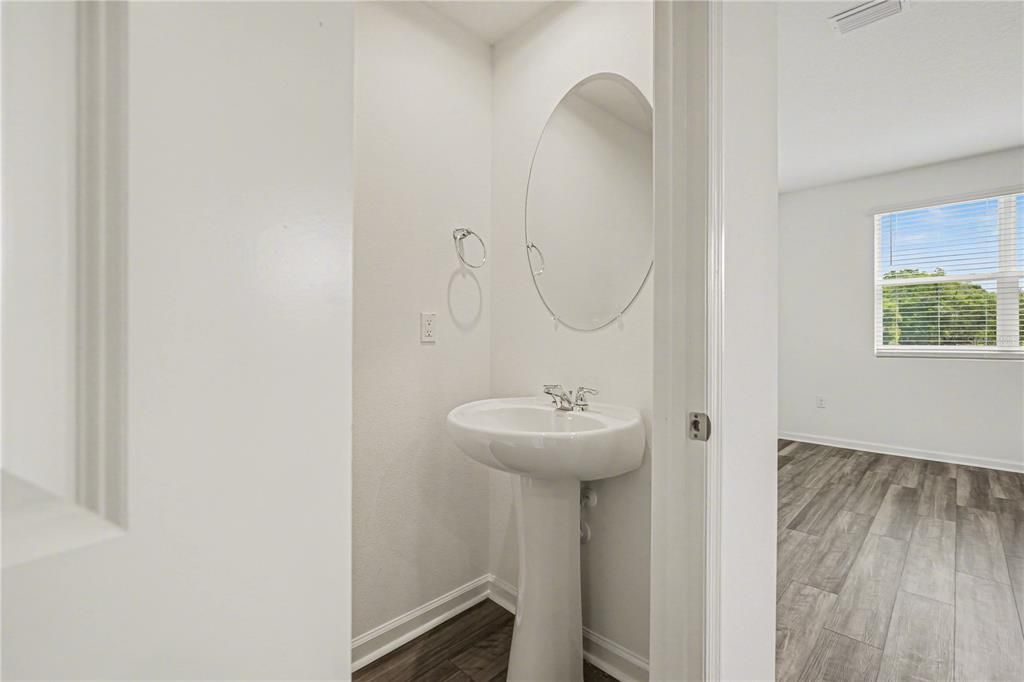 For Rent: $1,695 (3 beds, 2 baths, 1386 Square Feet)