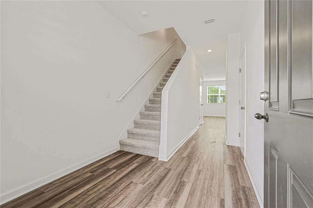 For Rent: $1,695 (3 beds, 2 baths, 1386 Square Feet)