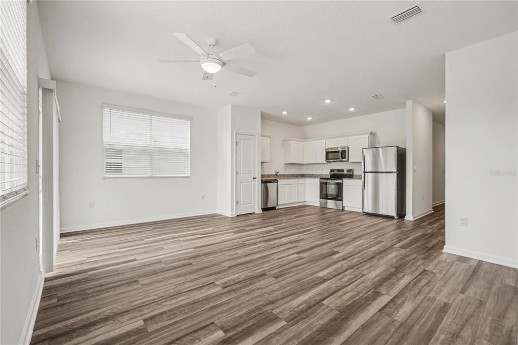 For Rent: $1,695 (3 beds, 2 baths, 1386 Square Feet)