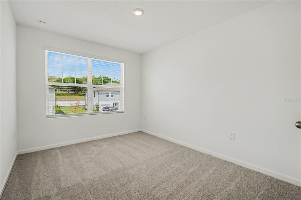 For Rent: $1,695 (3 beds, 2 baths, 1386 Square Feet)
