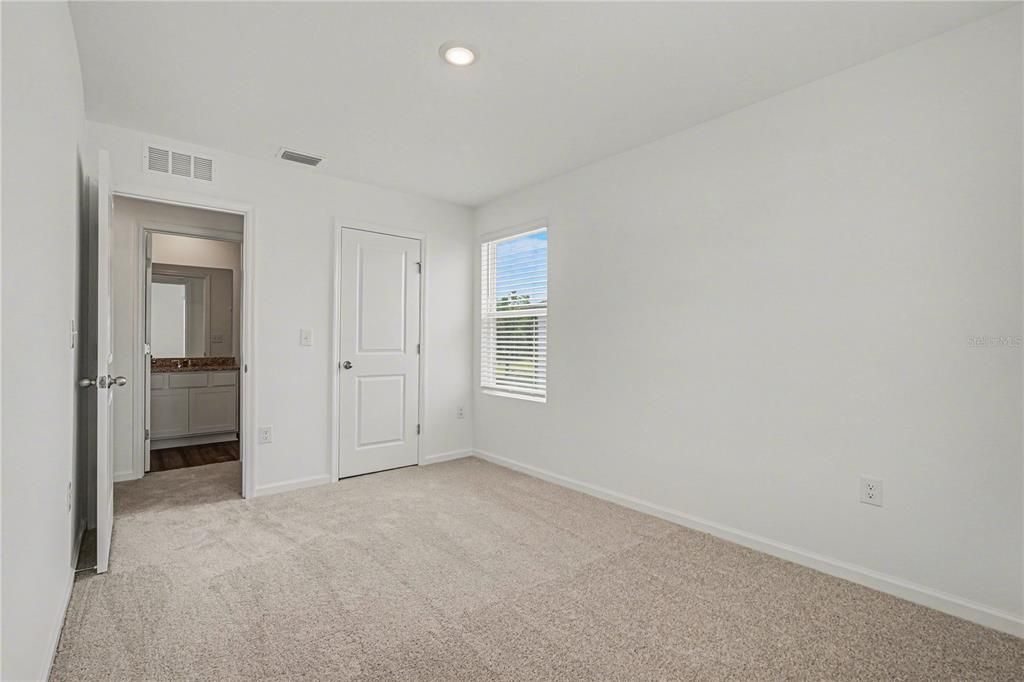For Rent: $1,695 (3 beds, 2 baths, 1386 Square Feet)