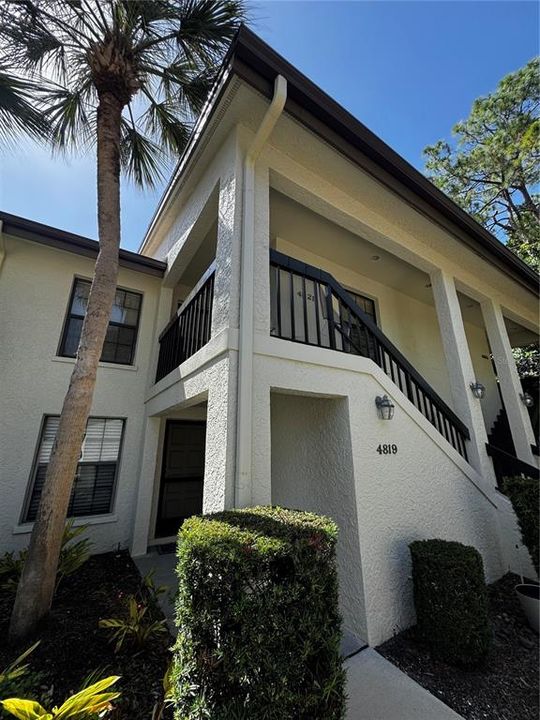 For Rent: $1,950 (2 beds, 2 baths, 1073 Square Feet)