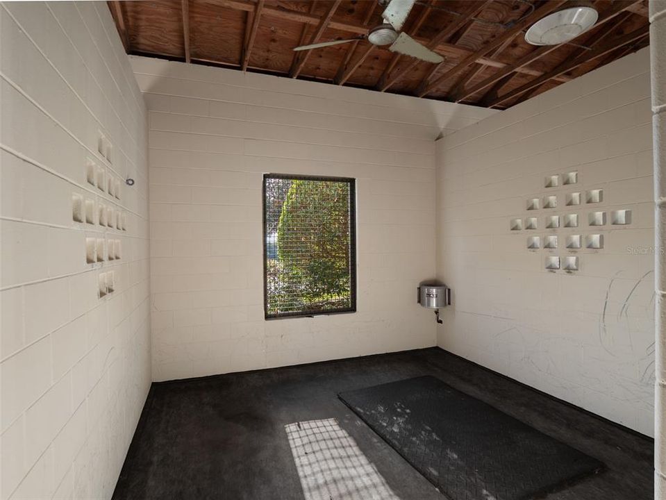 En Venta: $7,885,000 (5 camas, 2 baños, 6818 Pies cuadrados)
