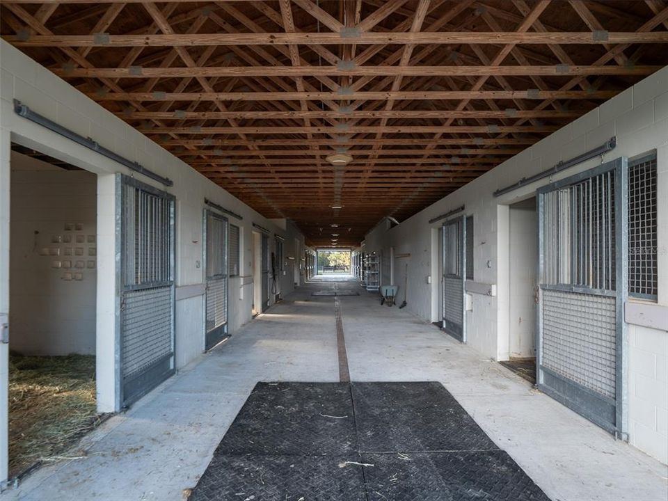 En Venta: $7,885,000 (5 camas, 2 baños, 6818 Pies cuadrados)