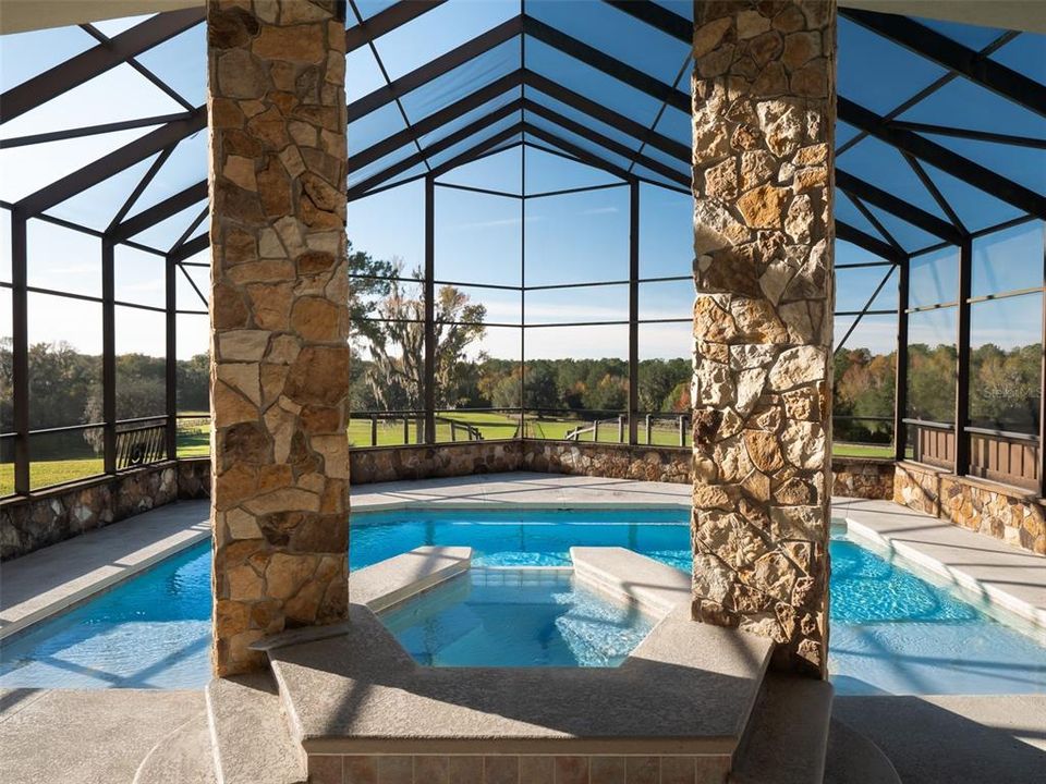 En Venta: $7,885,000 (5 camas, 2 baños, 6818 Pies cuadrados)