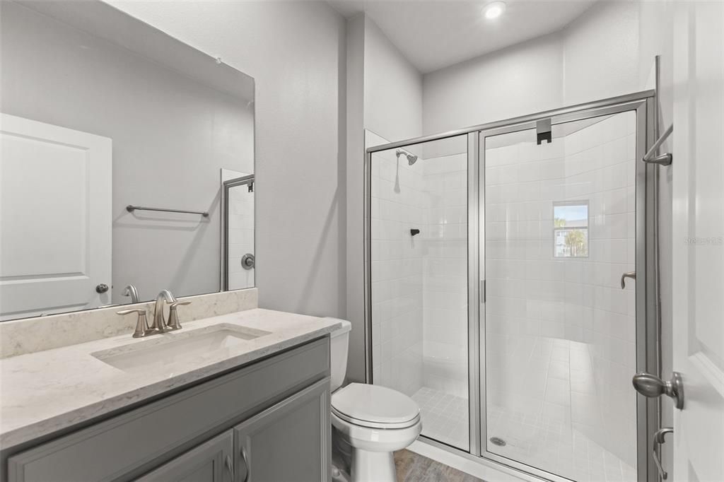 En Venta: $469,900 (4 camas, 3 baños, 2574 Pies cuadrados)