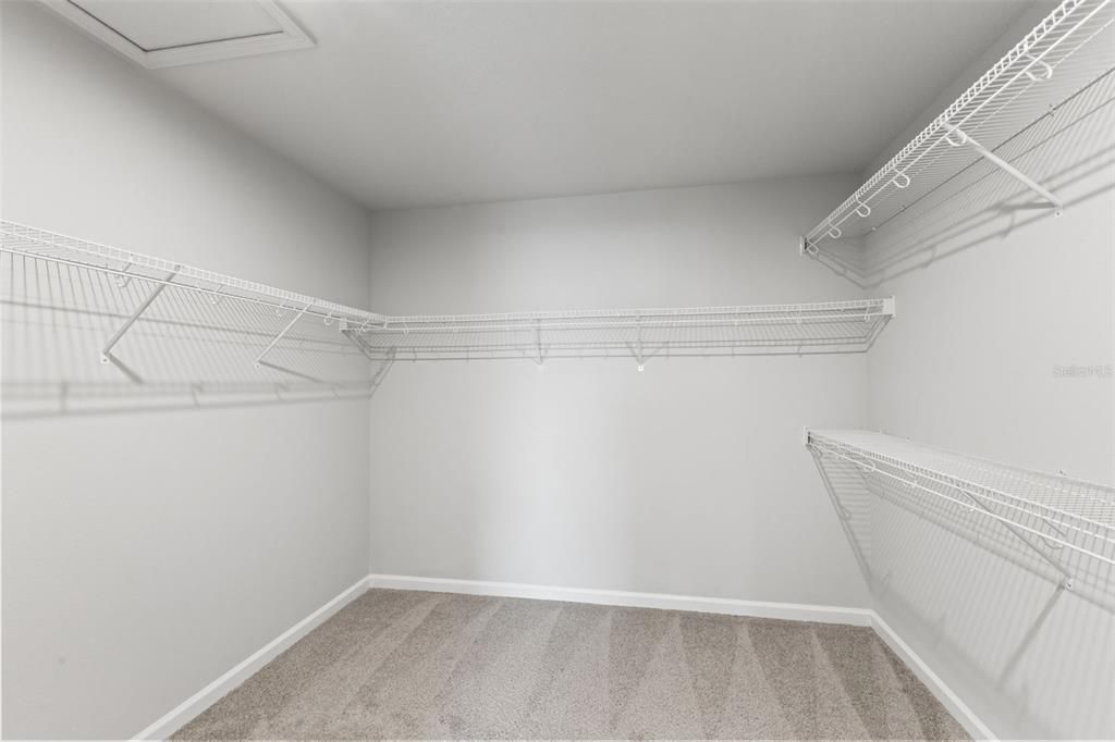 En Venta: $469,900 (4 camas, 3 baños, 2574 Pies cuadrados)