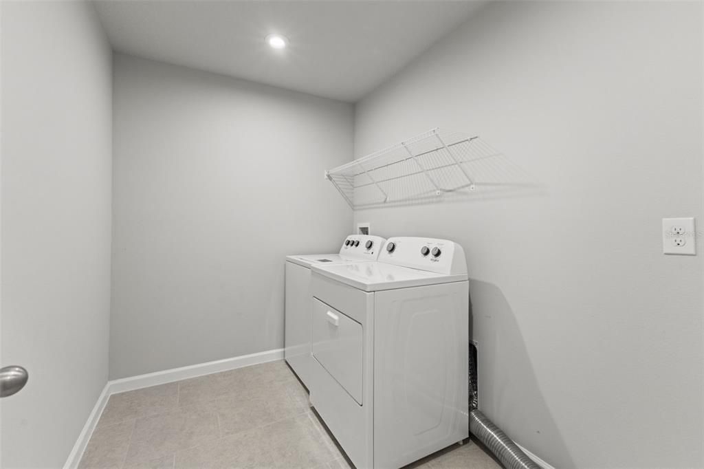 En Venta: $469,900 (4 camas, 3 baños, 2574 Pies cuadrados)