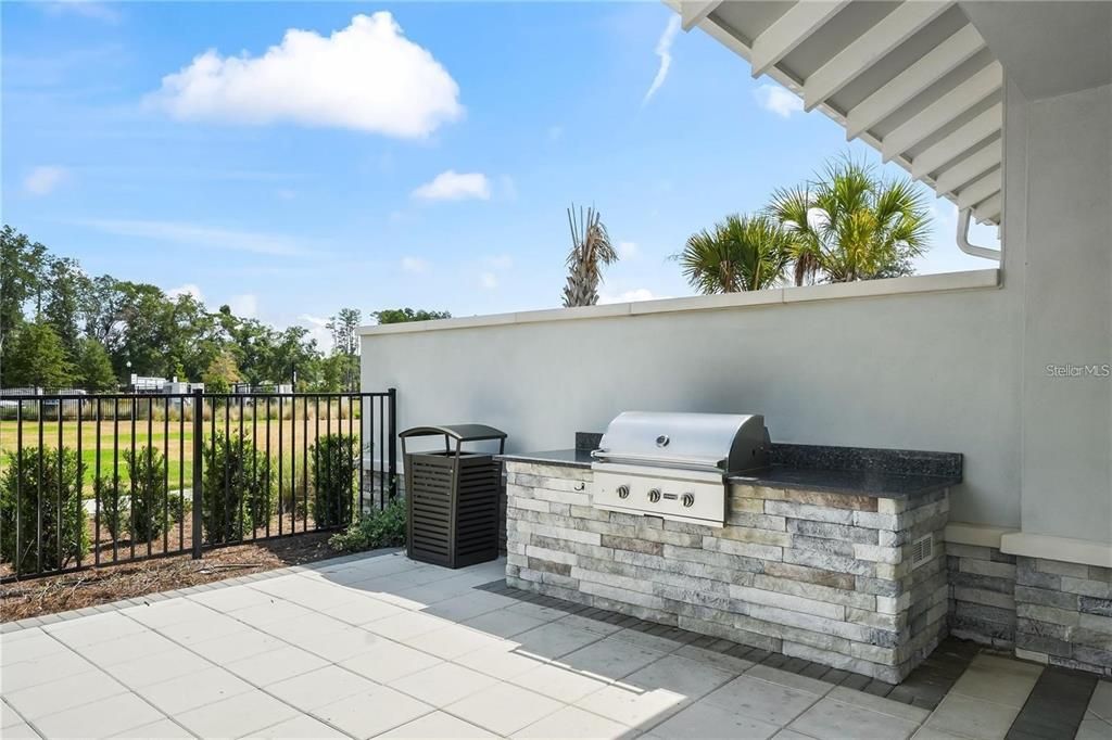 En Venta: $469,900 (4 camas, 3 baños, 2574 Pies cuadrados)