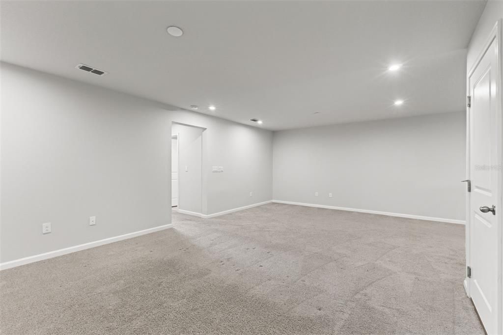 En Venta: $469,900 (4 camas, 3 baños, 2574 Pies cuadrados)