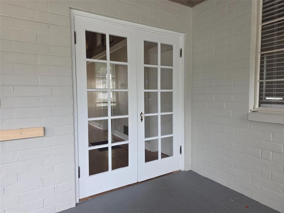 For Rent: $2,500 (3 beds, 2 baths, 786 Square Feet)