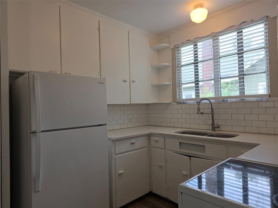 For Rent: $2,500 (3 beds, 2 baths, 786 Square Feet)