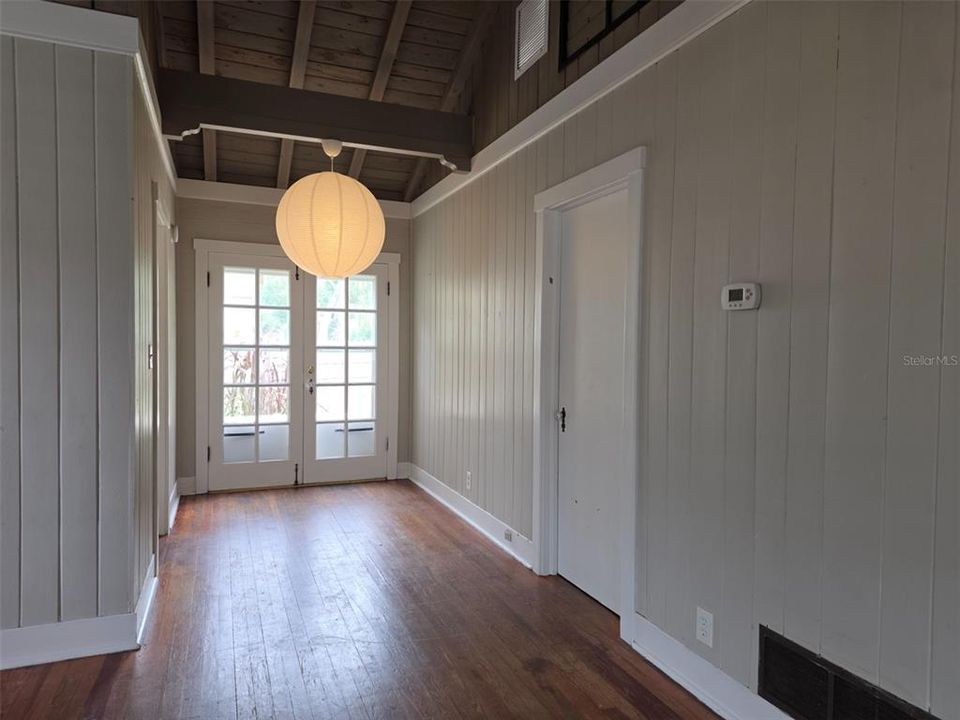 For Rent: $2,500 (3 beds, 2 baths, 786 Square Feet)