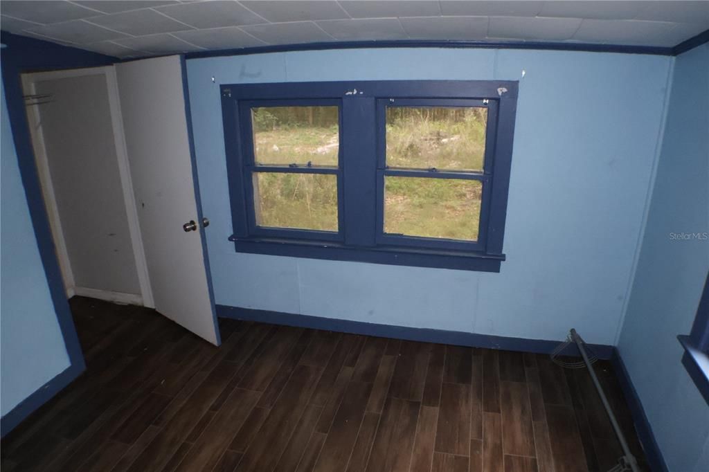 For Sale: $199,900 (3 beds, 1 baths, 1180 Square Feet)