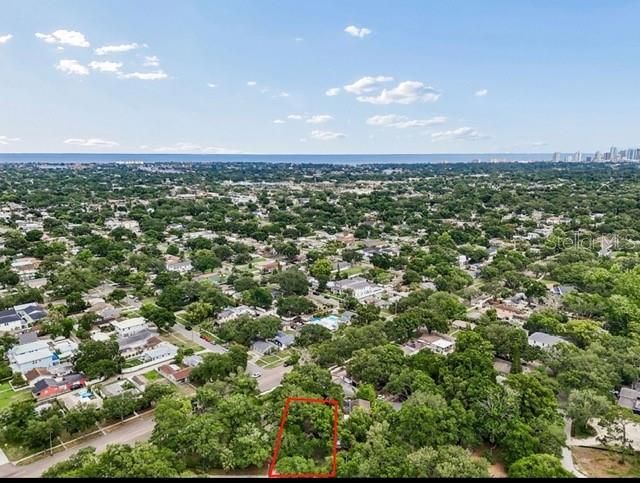 For Sale: $585,000 (3 beds, 1 baths, 908 Square Feet)