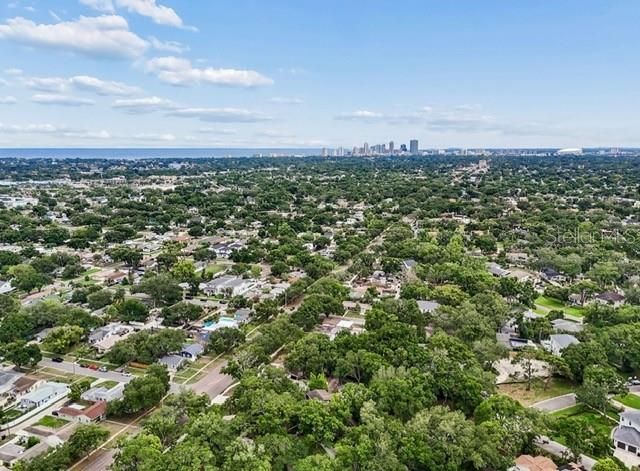 For Sale: $585,000 (3 beds, 1 baths, 908 Square Feet)