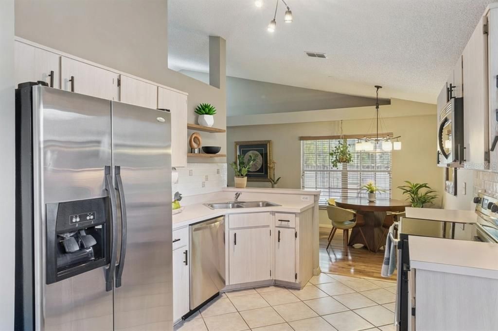 En Venta: $374,900 (3 camas, 2 baños, 1226 Pies cuadrados)