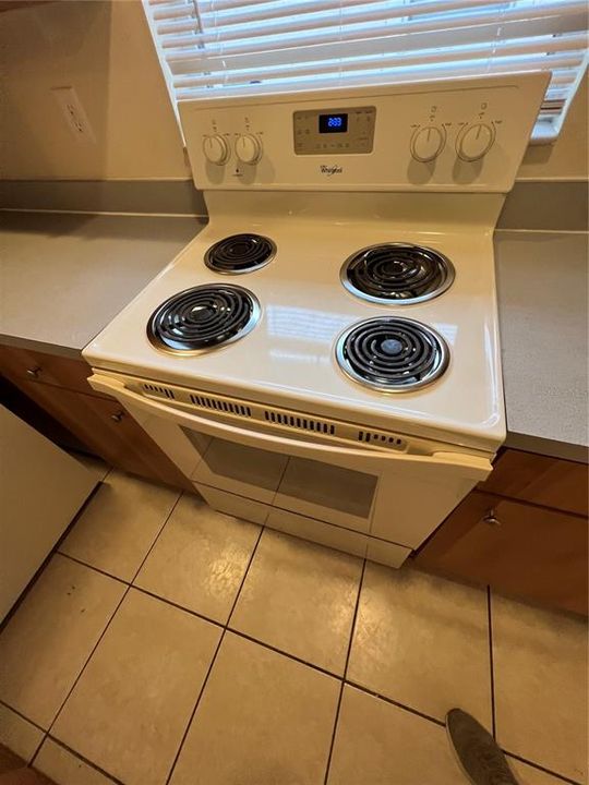 For Rent: $1,650 (3 beds, 2 baths, 810 Square Feet)