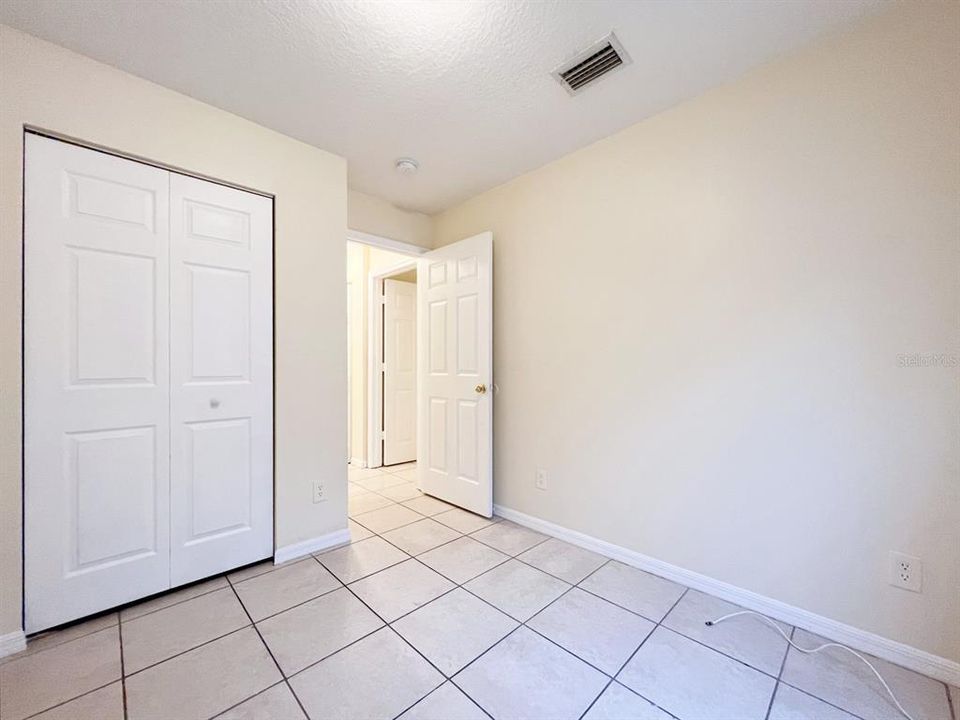 For Rent: $1,650 (3 beds, 2 baths, 810 Square Feet)