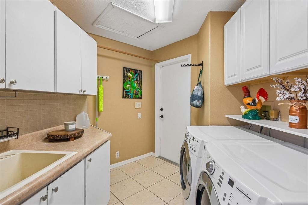 For Sale: $430,000 (3 beds, 2 baths, 2781 Square Feet)