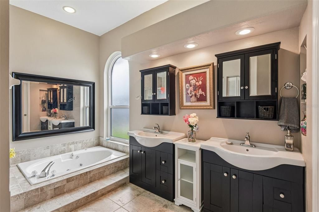 For Sale: $430,000 (3 beds, 2 baths, 2781 Square Feet)