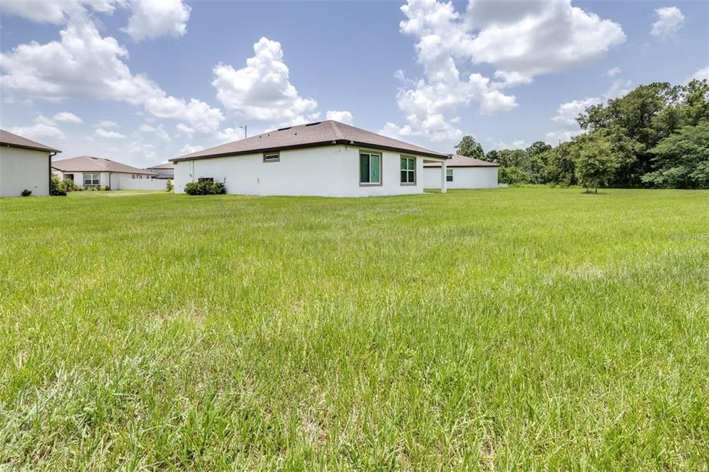 For Rent: $2,100 (3 beds, 2 baths, 1659 Square Feet)