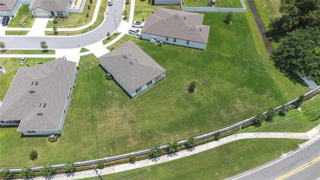 For Rent: $2,100 (3 beds, 2 baths, 1659 Square Feet)