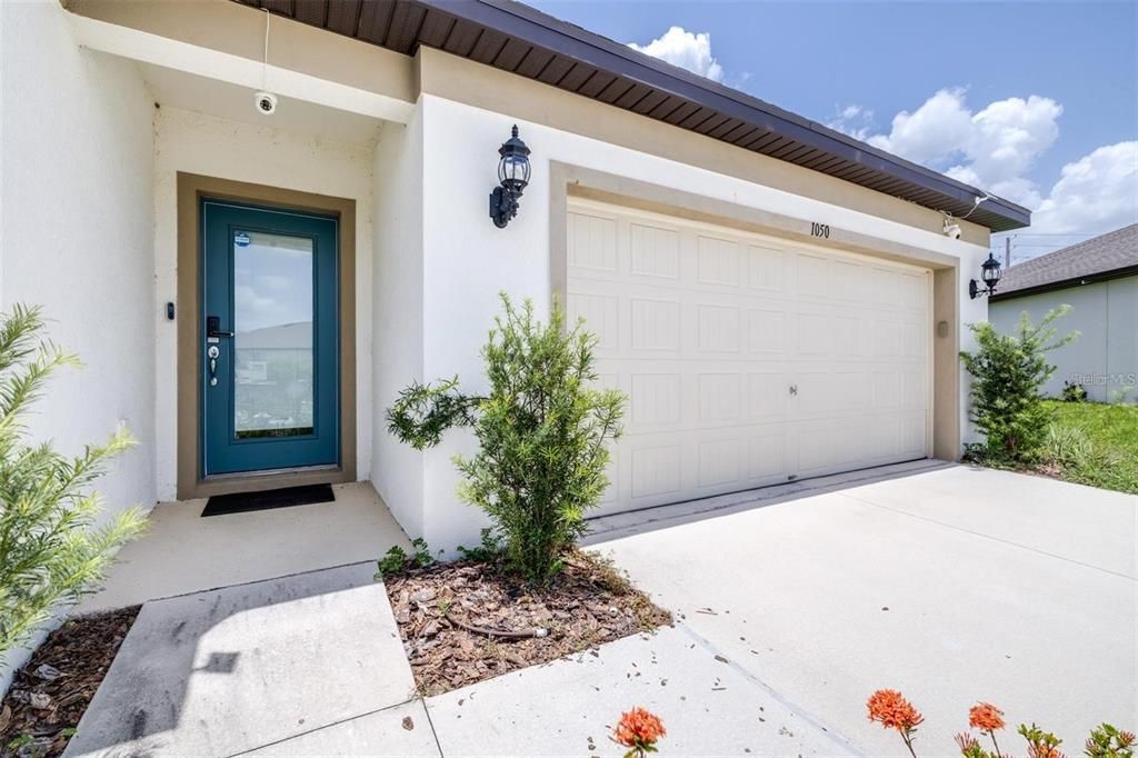 For Rent: $2,100 (3 beds, 2 baths, 1659 Square Feet)