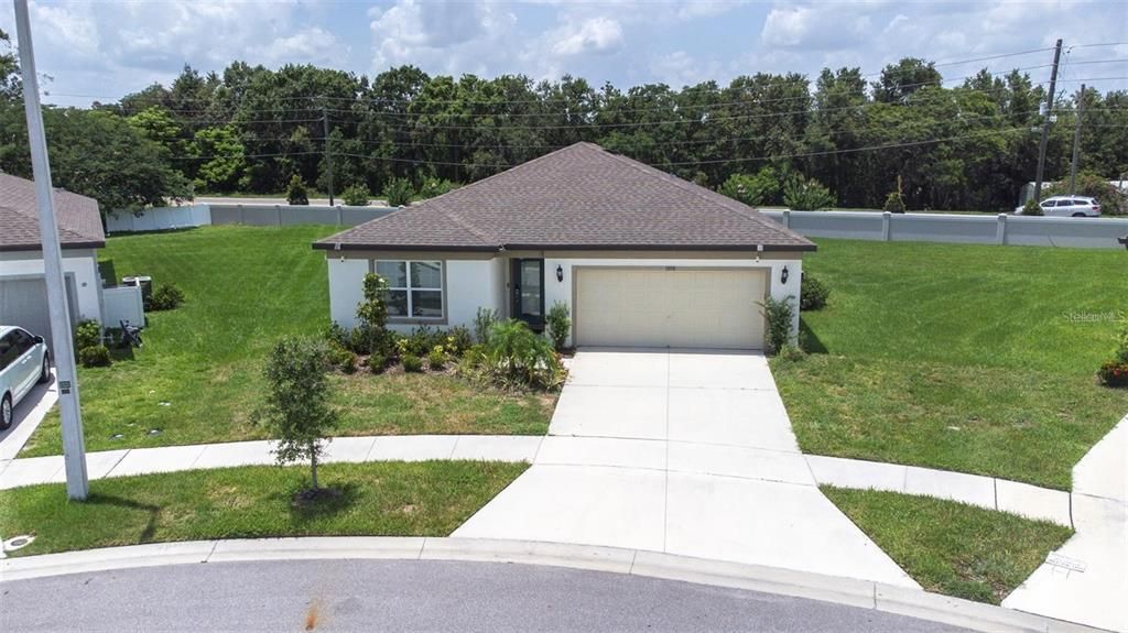 For Rent: $2,100 (3 beds, 2 baths, 1659 Square Feet)
