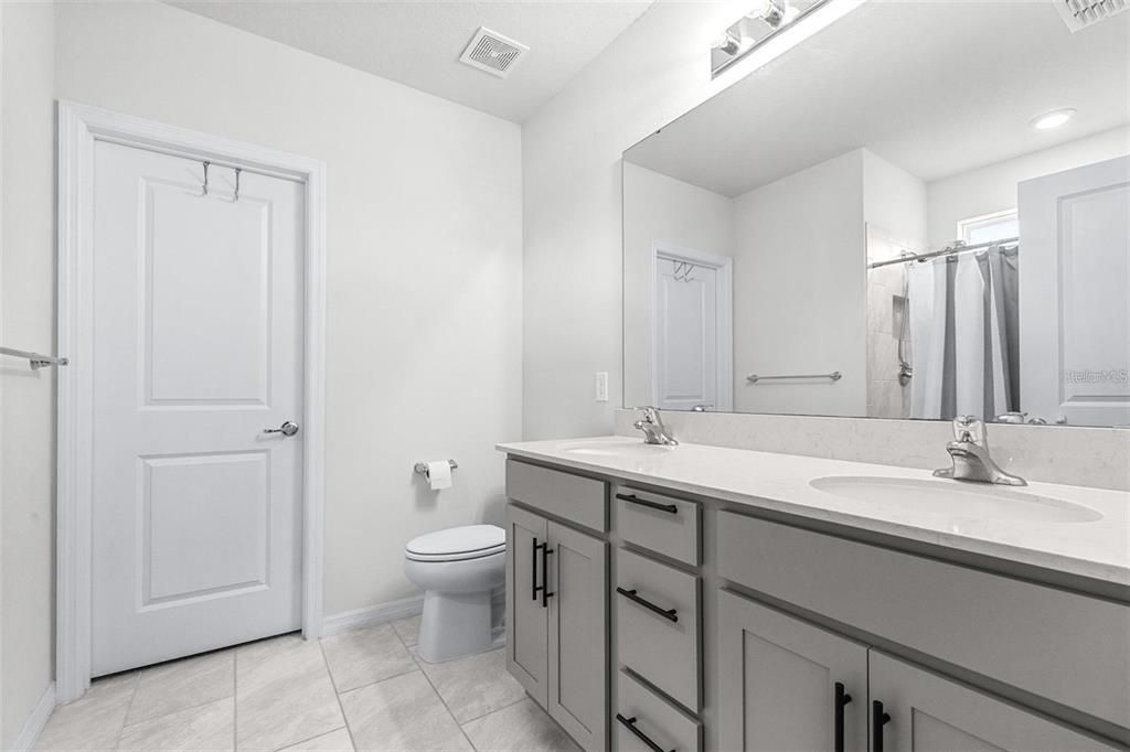 For Rent: $2,100 (3 beds, 2 baths, 1659 Square Feet)